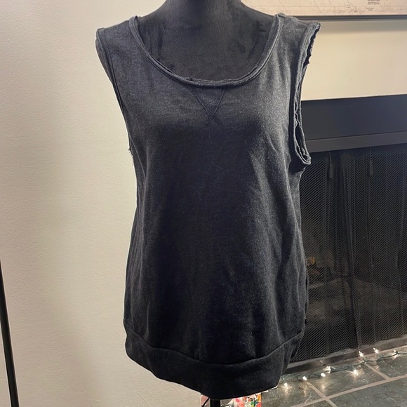 Fabletics: Sweatshirt material tank - Picture 2 of 14